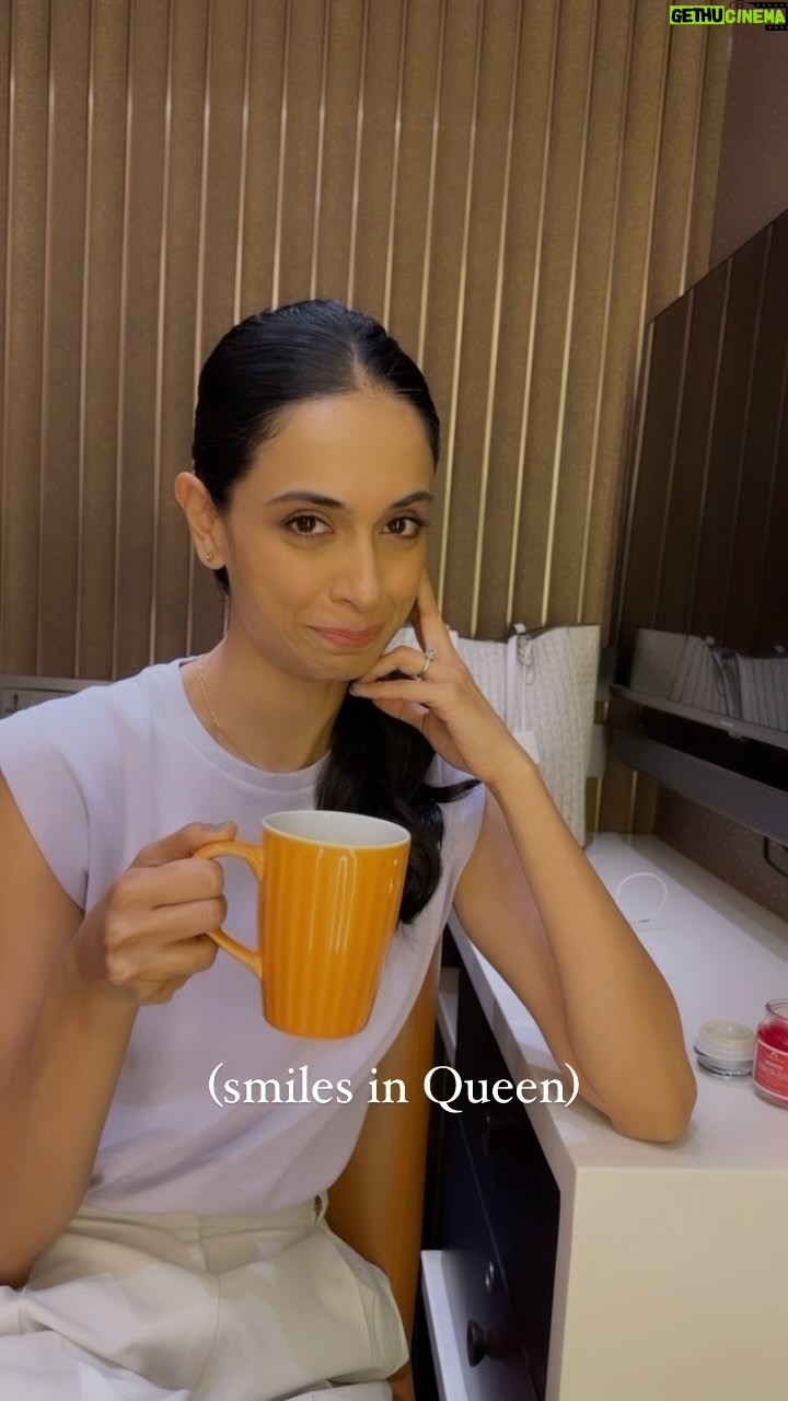 Sarah Jane Dias Instagram - not gonna lie, might choose coffee over you 🤷♀️ . #coffee #coffeegram #instacoffee #coffeelove #coffeelover #coffeemakesmehappy #coffeemakeseverythingbetter