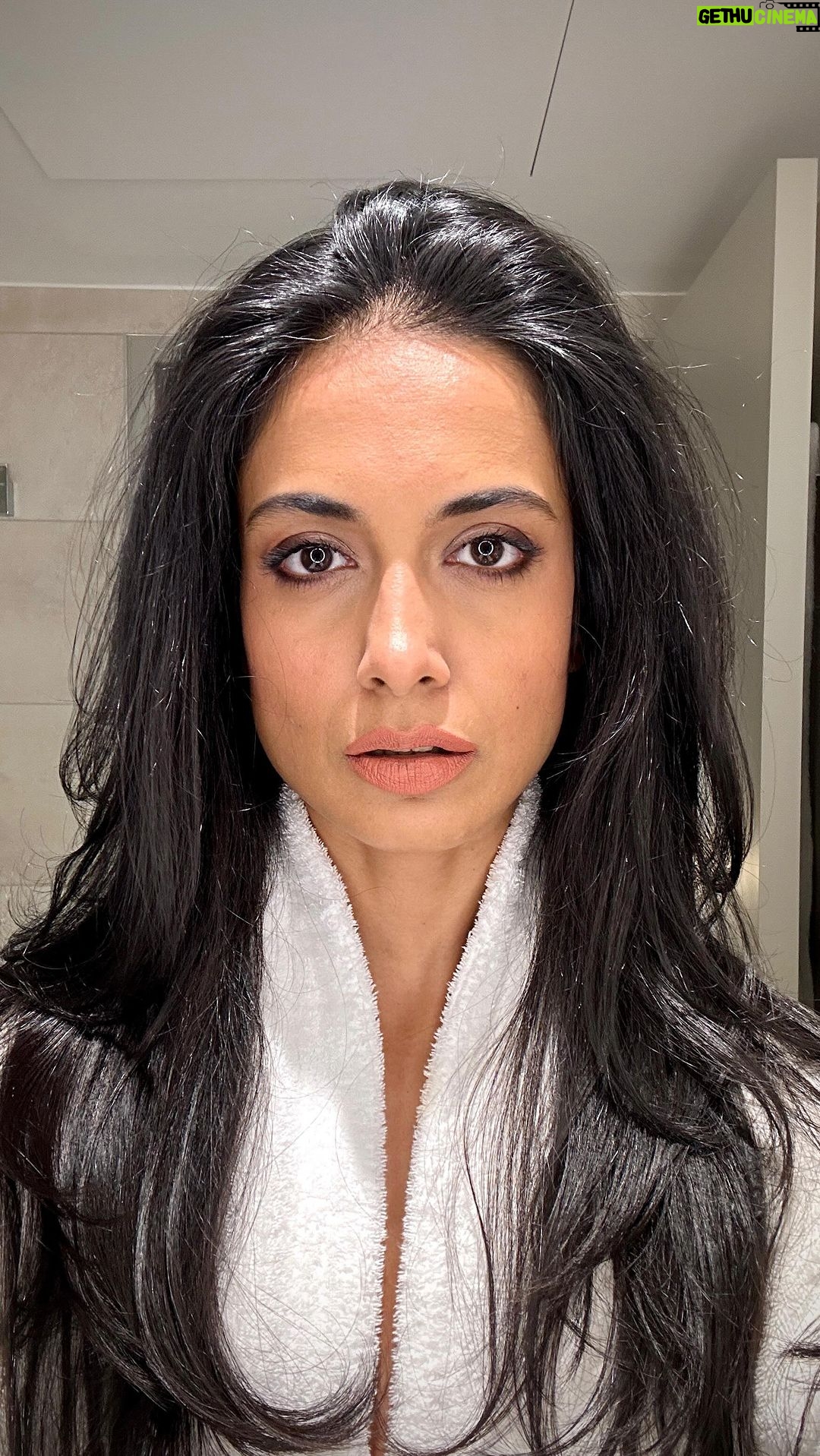 Sarah Jane Dias Instagram - Android reporting for duty . #ai #aireel #android #robot