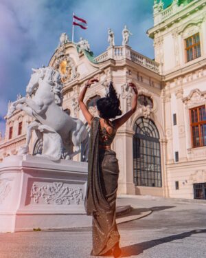Sarah Jane Dias Instagram - my, what nice arms you have 😜
.
sari - @yeh_lehenga_nahi_mehenga 
hair and makeup - @sarahjanedias
styling and accessories - @hansichika 
photography - @sevenenis 
.
#photoshoot #vienna #austria #sari #saree #indianwear #prestitchedsaree