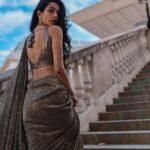 Sarah Jane Dias Instagram - my, what nice arms you have 😜 . sari - @yeh_lehenga_nahi_mehenga hair and makeup - @sarahjanedias styling and accessories - @hansichika photography - @sevenenis . #photoshoot #vienna #austria #sari #saree #indianwear #prestitchedsaree Vienna, Austria