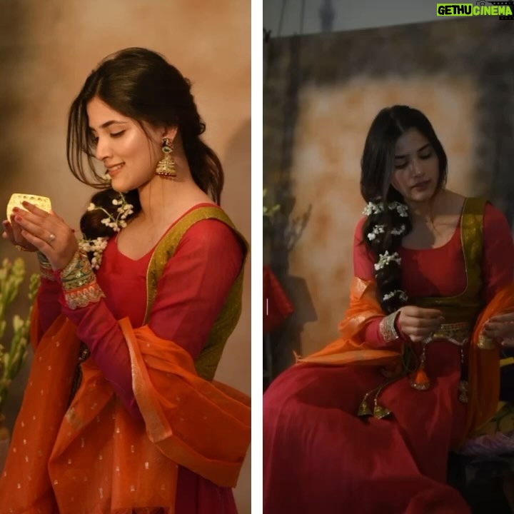 Sayli Patil Instagram - #reuse #recreate Diwali outfit planning is an exciting task. I keep mixing and matching my plain Anarkali suits with vibrant dupattas and that’s my secret to create endless stunning looks. This time, I chose my old pink suit with orange dupatta, added a stunning jacket for that extra pop of glam. Embracing this new color palette, and I'm absolutely in love with the result! :) 🌸✨ 📷 @kaustubh_gokhale