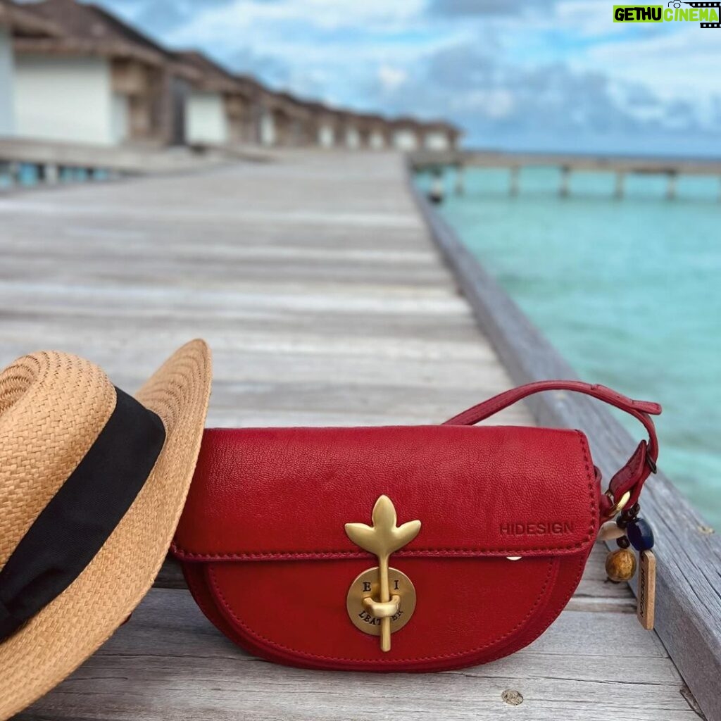 Sayli Patil Instagram - We’re ending our year by going on a vacation. What about you? ☀️🌊 Tell us how you’re ending 2023 in the comments below! #hidesign #hidesignhq #vacation #bags #leather #leatherlove #asmrcommunity #sustainable #vegtanned #eastindia #newyear #maldives #getaway #newyeargetaway #weekend #travel #travelling #HidesgnxYou #EastIndia #maldivesislands #maldives🇲🇻 Maldives Islands