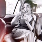 Seerat Kapoor Instagram - Goan curry 😍 Because when in the Goa, do as the Goans do! 😋 H&M @somishree_hairandmakeup