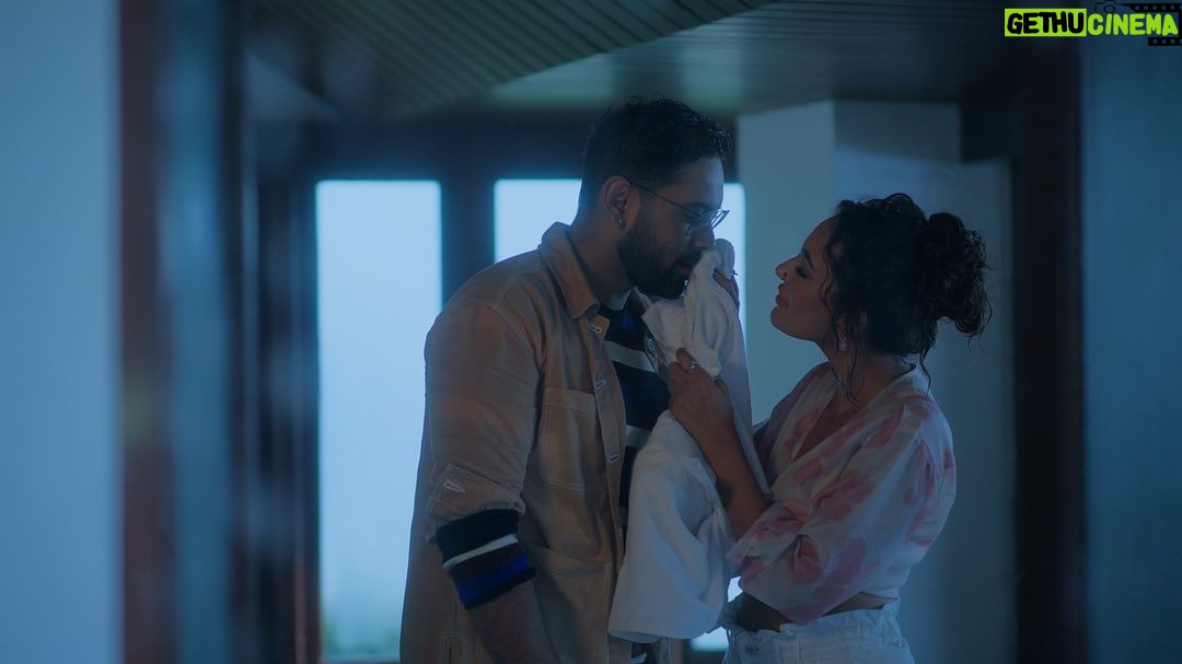 Seerat Kapoor Instagram - grabs from a music video shot recently for jjust music. cheers team @themadphotographer @curiouschronicler @pranshu.bora @komalsolankii @mehul.modi1991 @formless_thoughts Mumbai - मुंबई