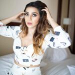 Sehrish Ali Instagram - What’s on yours mind 😈 #cutegirl #likes #art #gorgeous #selfie #prettygirl #sehrishali #santali #woman #polishgirl #instalike #fitness #amazing #me #top #summer #happy #l #queen #actress #lovequotes #fitnessgirl #instadaily #bhfyp #modeling #makeupartist #nature #hot #instaphoto #beautifulwomen