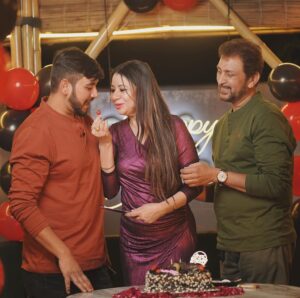 Sehrish Ali Instagram - Happy birthday Maa…!!!!

Oh you were glowing like 
an angel last night like you shine bright in all our lives!!!!

Papa , me and Azam loves you!!!

Thank you @thepersiandarbarbhopal  for the amazing hospitality 💕🫰

💕💕💕🫶Lovely food!!!🫶
 🫶Great food
 🫶Beautiful Ambience🫶
 🫶Highly recommended 🫶💕💕💕

Happy Birthday Maa🥺❣️