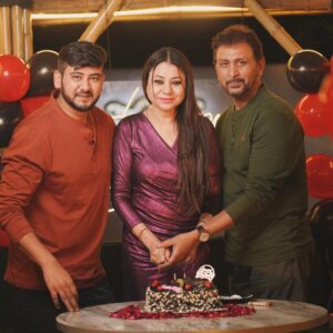 Sehrish Ali Instagram - Happy birthday Maa…!!!!

Oh you were glowing like 
an angel last night like you shine bright in all our lives!!!!

Papa , me and Azam loves you!!!

Thank you @thepersiandarbarbhopal  for the amazing hospitality 💕🫰

💕💕💕🫶Lovely food!!!🫶
 🫶Great food
 🫶Beautiful Ambience🫶
 🫶Highly recommended 🫶💕💕💕

Happy Birthday Maa🥺❣️