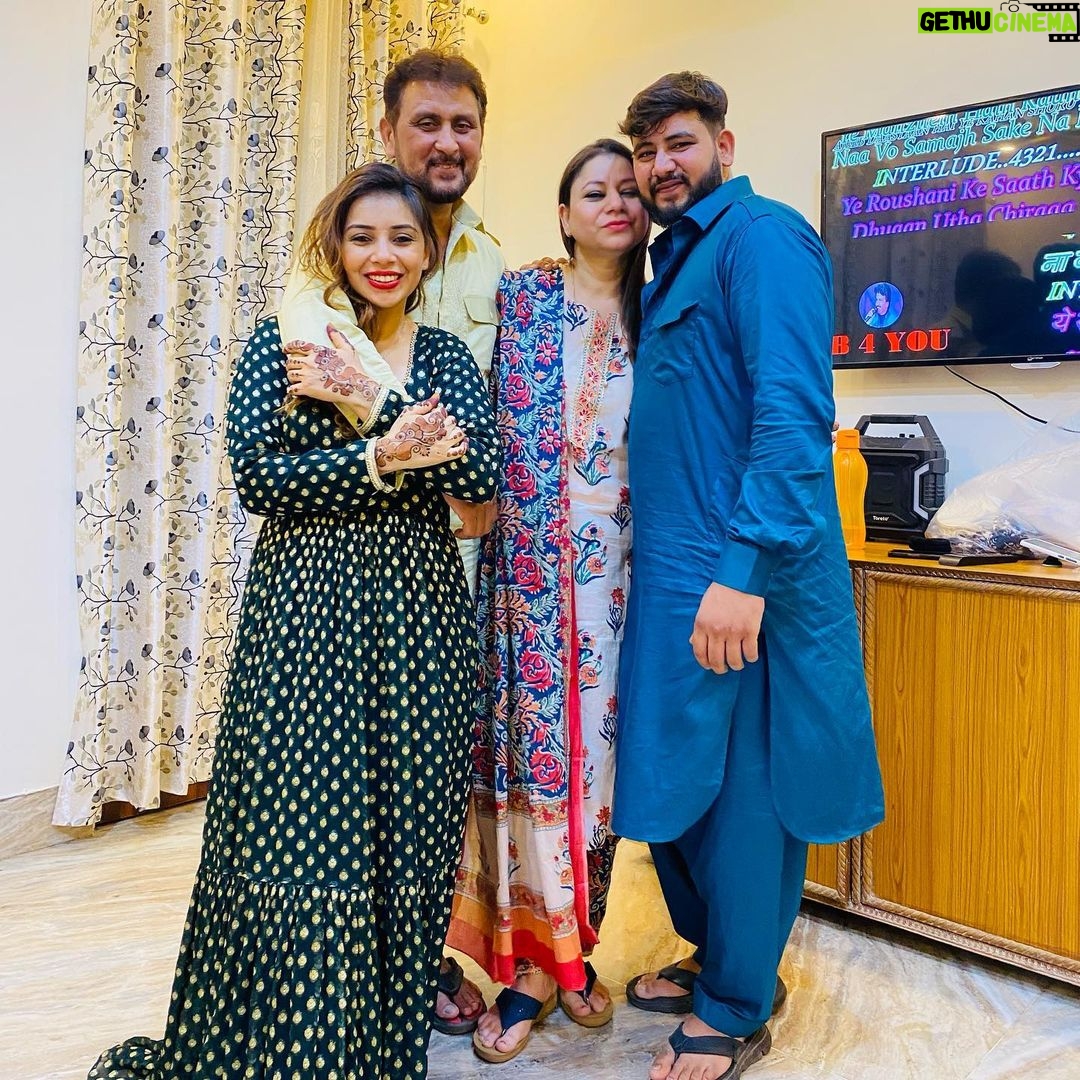 Sehrish Ali Instagram - Some more😝 #reelsindia #k #video #instareels #bollywood #repost #trend #beautiful #style #instalike #art #photooftheday #viralvideos #a #model #likes #trendingreels #likesforlike #nature #mumbai #motivation #m #makeup #youtube #r #foryoupage #post #exploremore #funny #s Bhopal, Madhya Pradesh