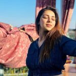 Sehrish Ali Instagram - ☀️You need a little Sunlight on that face☀️ #fitness #gym #workout #fitnessmotivation #fit #motivation #bodybuilding #training #health #love #lifestyle #instagood #fitfam #healthylifestyle #sport #gymlife #healthy #instagram #gymmotivation #personaltrainer #crossfit #muscle #fitnessmodel #follow #fashion #exercise #like #weightloss #model #bhfyp Sayaji Indore
