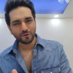 Shakti Arora Instagram - Maafi maanglo!! 😛😇 Happy year ending!! . . . . #funny #trending #shaktiarora #ghkkpm