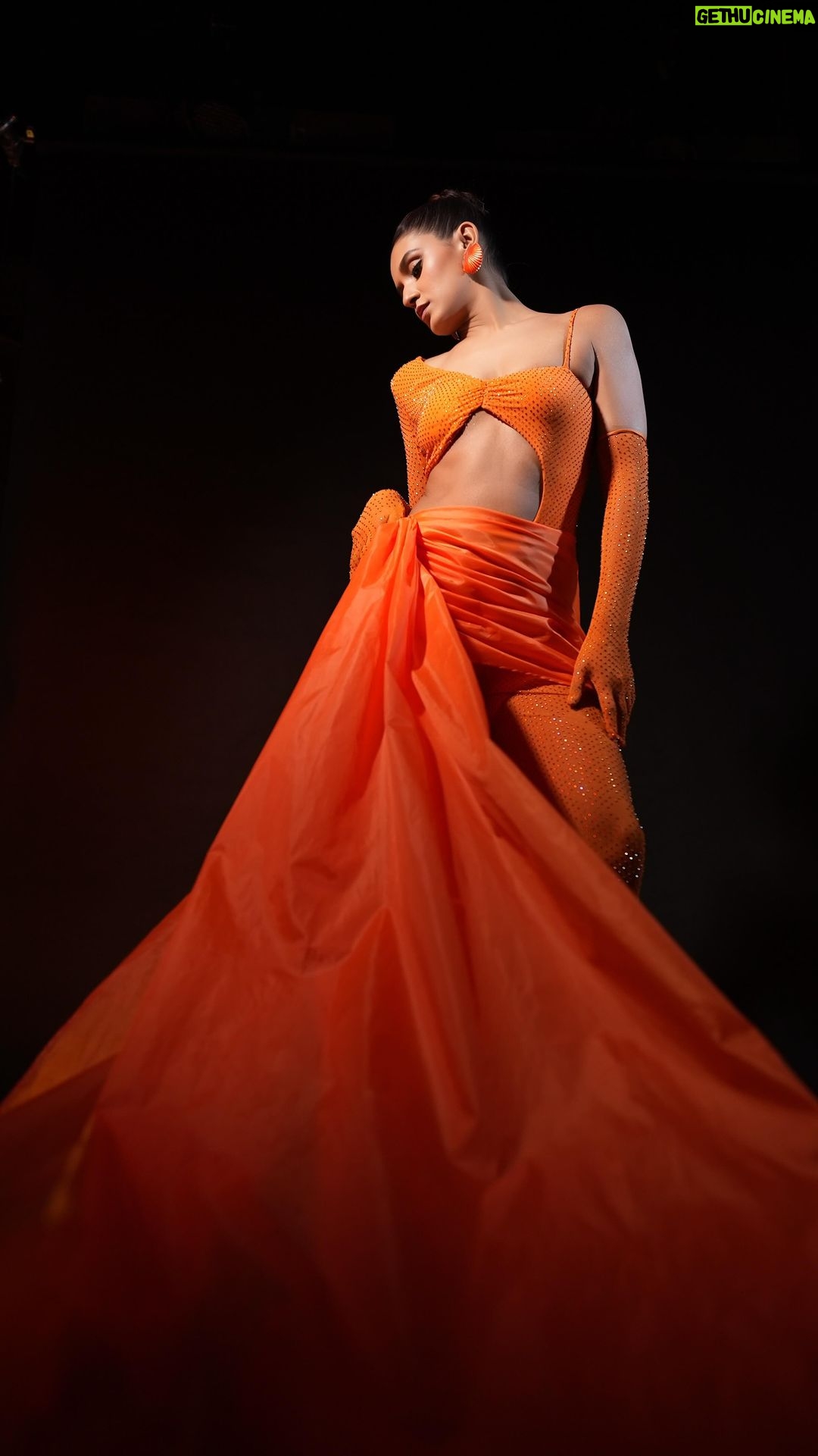 Shakti Mohan Instagram - π§‘πͺπΌ Styling @shreyandurjastyle Outfit Custom @may.official.store Accessories @valliyan Hair @dwyessh_hairwizard @aaliyahussainhairmakeupcreator Makeup @ritickasjalan Photography @souravsharmaofficial Management π @premavshetty @_shraddhabobade_ @jagtap721