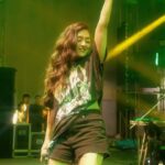 Shakti Mohan Instagram – A magical night of Music & Moves🥁💃🏻🎸
#MohanSistersLive 

@amit_thosar @shubhamdancer 
@mohansisterslive 
@guptameghal @amrutaraut1221 
@tanishaprasad @killachoc_famouscrew @agnihotri_ishita999 @yash.l.amin @lockboi_shubhu 
@ritickasjalan @rasilaravariamua 
 @jagtap721 #MSL Kolkata