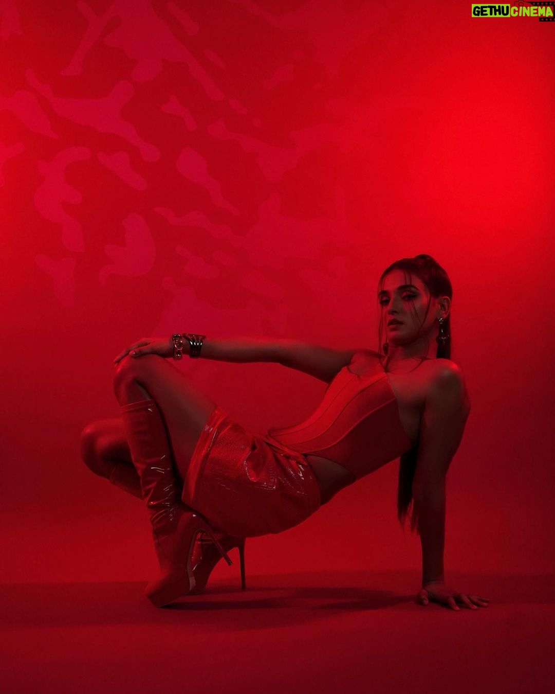 Shakti Mohan Instagram - 🚨 Styling @shreyandurjastyle Skirt @dewarworld Corset @bout_to_wear Boots @londonrag_in Hair @dwyessh_hairwizard @aaliyahussainhairmakeupcreator Makeup @ritickasjalan Photography @shubhamdancer 🫶🏼 @premavshetty @_shraddhabobade_ @jagtap721