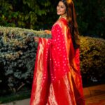 Shamna Kasim Instagram - Find a reason to smile every day… Saree: @ananyacollections_for_you Blouse: @vasudevan.arun Jewelry: @kushalsfashionjewellery Pics: @v_capturesphotography Hairstylist: @hairartistpoojagupta Personal staff: @pranay_kohli @etvtelugu2708 @etvwin #dheepremierleague #lovemyjob 🧿