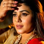 Shamna Kasim Instagram - Find a reason to smile every day… Saree: @ananyacollections_for_you Blouse: @vasudevan.arun Jewelry: @kushalsfashionjewellery Pics: @v_capturesphotography Hairstylist: @hairartistpoojagupta Personal staff: @pranay_kohli @etvtelugu2708 @etvwin #dheepremierleague #lovemyjob 🧿