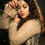 Shamna Kasim Instagram - Let ur confidence shine ❤️ Styling: @impriyankasahajananda Jacket: @aaliyadeeba_official Dress @manasareddy_label Jewelry: @kushalsfashionjewellery Pics: @v_capturesphotography Hairstylist: @hairartistpoojagupta Personal staff: @pranay_kohli #dheepremierleague #etvtelugu #lovemyjob 🧿