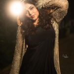 Shamna Kasim Instagram - Let ur confidence shine ❤️ Styling: @impriyankasahajananda Jacket: @aaliyadeeba_official Dress @manasareddy_label Jewelry: @kushalsfashionjewellery Pics: @v_capturesphotography Hairstylist: @hairartistpoojagupta Personal staff: @pranay_kohli #dheepremierleague #etvtelugu #lovemyjob 🧿