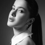 Shanaya Kapoor Instagram - @maisonvalentino 🖤