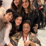 Shanaya Kapoor Instagram - Swipe to add a family member 😋❤️
