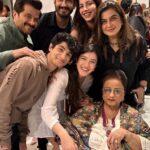 Shanaya Kapoor Instagram - Swipe to add a family member 😋❤️