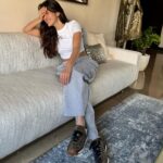 Shanaya Kapoor Instagram - when mom takes my photos… 😂🙊🙂 #FENTYXPUMA 🩵