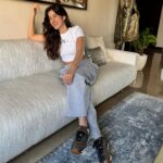 Shanaya Kapoor Instagram - when mom takes my photos… 😂🙊🙂 #FENTYXPUMA 🩵