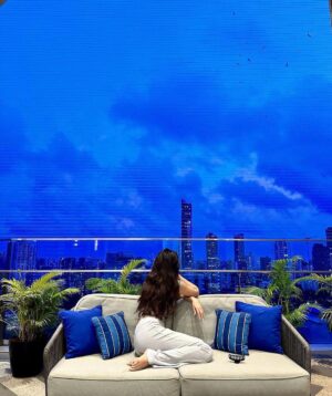 Shanaya Kapoor Instagram - how’s the view? ☁️
