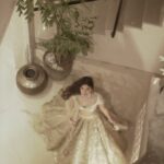 Shanaya Kapoor Instagram - Of mirrors and magic! ✨ @abhinavmishra_ At the beautiful new Abhinav Mishra flagship store in Chattarpur, Delhi in Abhinav’s latest couture collection ‘Tara Sitara’ Congratulations @abhinavmishrapersonal on the stunning new space! 🌟 Can’t wait to visit again soon 💖 Styling: @ayeshaaminnigam @ayeworks Videography: @jtulsiani Marketing: @quirkbrandconsulting @varunpratap_ Makeup: @divyashetty_ Hair: @hairbysanjanag Jewellery: @hazoorilaljewellers #AbhinavMishra #abhinavmishracouture #ad