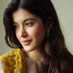 Shanaya Kapoor Instagram - love, laughter & freshly made modaks!💛😛🌻🌞