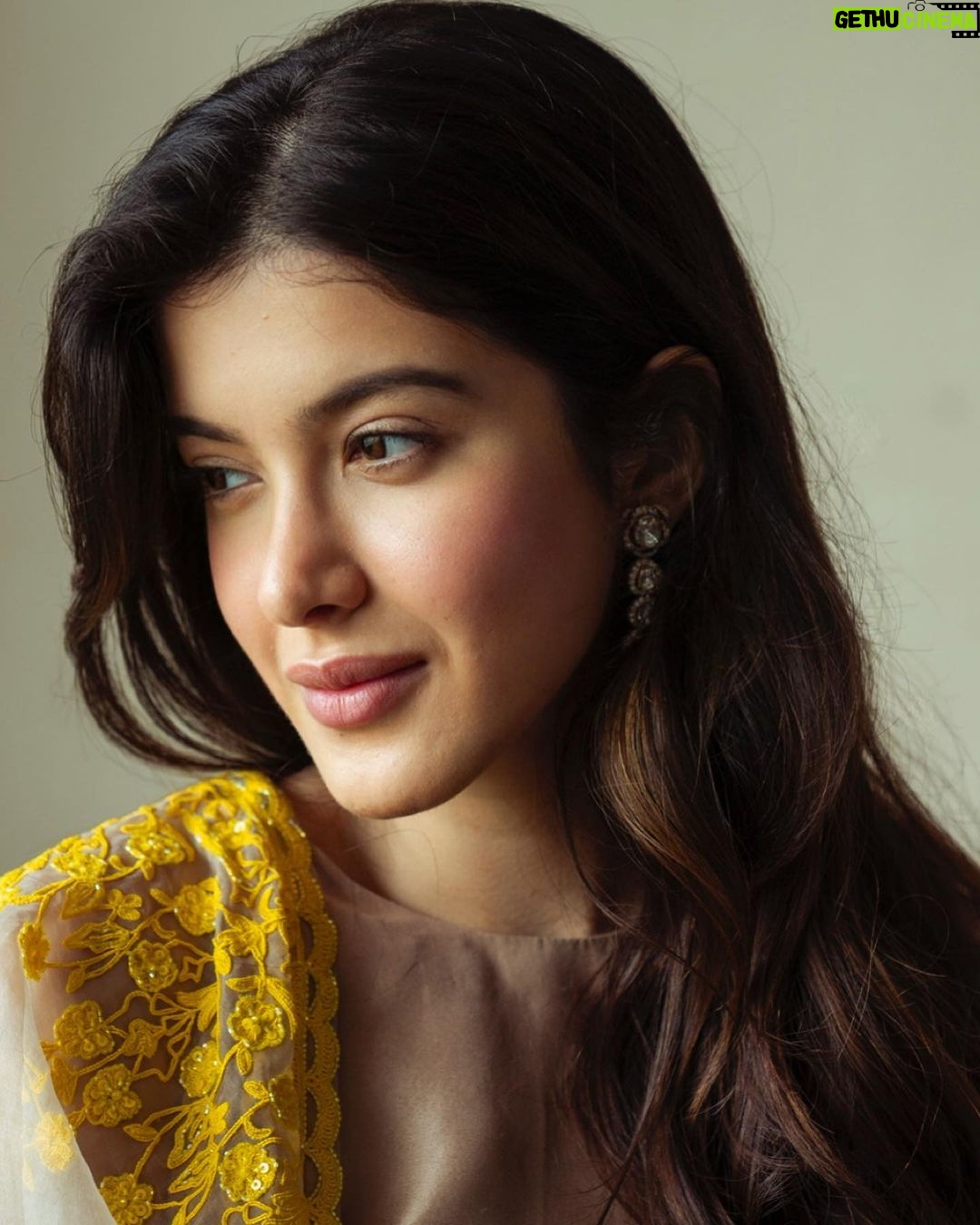 Shanaya Kapoor Instagram - love, laughter & freshly made modaks!💛😛🌻🌞