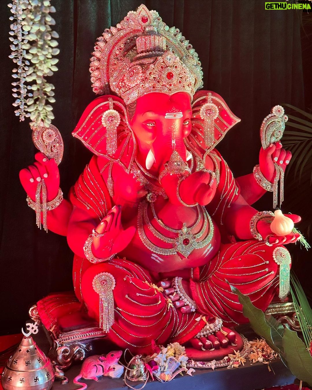 Shanaya Kapoor Instagram - Happy Ganesh Chaturthi ❤️