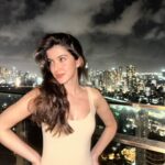 Shanaya Kapoor Instagram - look at the stars ✨ look how they shine ✨ for you ✨