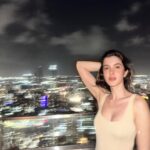 Shanaya Kapoor Instagram - look at the stars ✨ look how they shine ✨ for you ✨