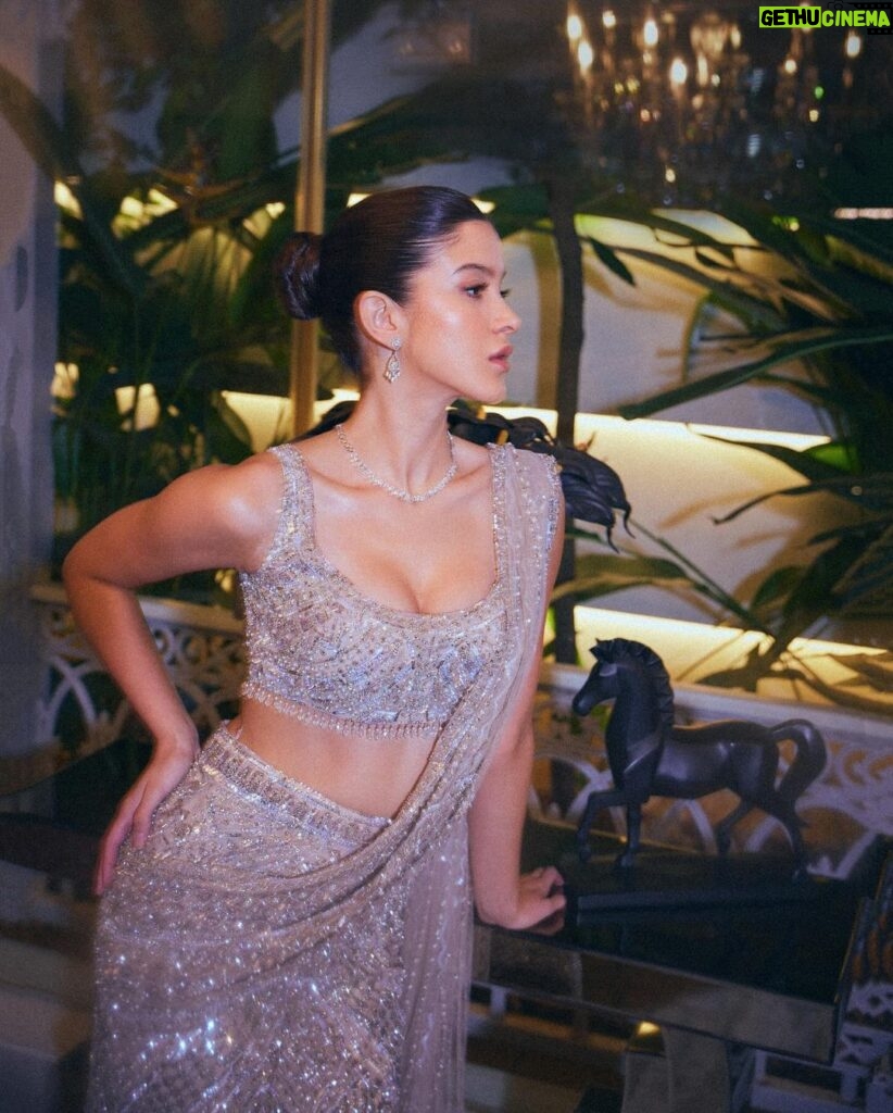 Shanaya Kapoor Instagram - diamonds in the sky🩵
