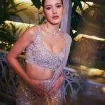 Shanaya Kapoor Instagram - diamonds in the sky🩵