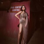 Shanaya Kapoor Instagram - dancing with the flames of desire🌞