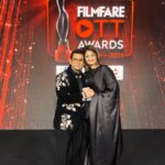 Sharib Hashmi Instagram - Peechhe Black Lady ❤️ Aage Lady in Black ❤️ @nasreenhashme 😘❤️😘 @filmfare ❤️ #FilmfareOTTAwards
