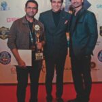 Sharib Hashmi Instagram - It was such a special night ❤️❤️❤️ Doston ke saath awards milna … phir apni jeet ko chummeshwar @amolparashar 😘 ke ghar celebrate karna ❤️ dil ki baatein share karna ❤️ aur kya chahiye doston ❤️ @hindujasunny ( tere reel ka thoda hissa liya maine 😘❤️) ❤️ @priyanshupainyuli ❤️ @avinashtiwary15 ❤️ @ashishsverma ❤️ A biggg thankoooo to #LionsGoldAwards for honouring me with Best Supporting Actor award for #Tarla ❤️🙏 yeh film mere dil ke hamesha behad kareeb rahegi ❤️❤️❤️ Shukriyaaaaaa @pglens ❤️ @iamhumaq ❤️ @earthskynotes ❤️ @rsvpmovies ❤️ @ashwinyiyertiwari ❤️ @niteshtiwari22 sir ❤️ @castingchhabra bhaii ❤️