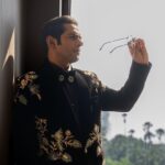 Sharib Hashmi Instagram - Aapko humari kasam muskuraiye ❤️☺️ 👓 Chashm-E-Buddoor 👓 #FilmfareOTTAwards Styled by : @itsbhavyapatel In custom fit by : @rachitkhannaofficial @rac.khanna Shot by : @dreamdraftfilms Hair and Make-up by : @irohitsmahadik HMU Assitant : @pk_hairstylist9 Management : @suchijaggi @itsbhavyapatel_ Spot : @samar_sayyed_72