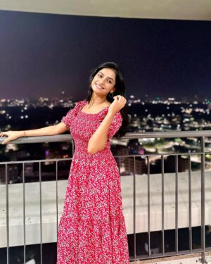 Sheetal Patra Instagram - କୁମାର ପୂର୍ଣିମାର ଶୁଭେଛ୍ଛା!🌝🌸❤️

May the radiance & magic of Kumar purnima brighten all our lives & our paths🌟
Jai maa laxmi🙏🪷
@geetanjali._.patra