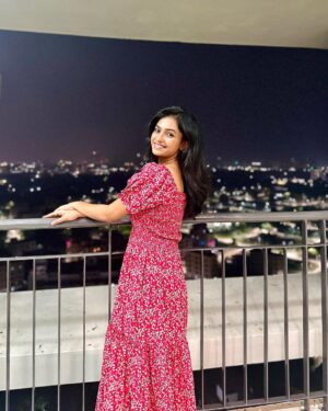Sheetal Patra Instagram - କୁମାର ପୂର୍ଣିମାର ଶୁଭେଛ୍ଛା!🌝🌸❤️

May the radiance & magic of Kumar purnima brighten all our lives & our paths🌟
Jai maa laxmi🙏🪷
@geetanjali._.patra