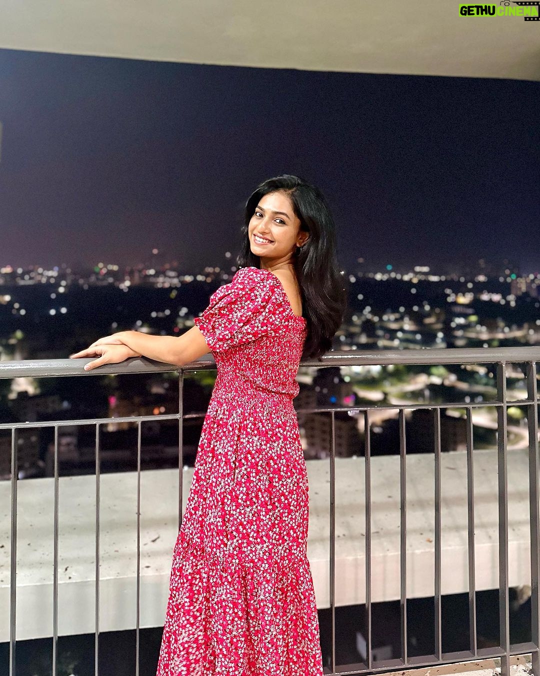 Sheetal Patra - 17.2K Likes - କୁମାର ପୂର୍ଣିମାର ଶୁଭେଛ୍ଛା!🌝🌸❤️
May the radiance & magic of Kumar purnima brighten all our lives & our paths🌟
Jai maa laxmi🙏🪷
@geetanjali._.patra