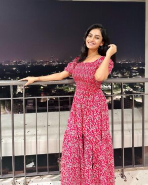 Sheetal Patra Instagram - କୁମାର ପୂର୍ଣିମାର ଶୁଭେଛ୍ଛା!🌝🌸❤️

May the radiance & magic of Kumar purnima brighten all our lives & our paths🌟
Jai maa laxmi🙏🪷
@geetanjali._.patra