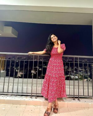 Sheetal Patra Instagram - କୁମାର ପୂର୍ଣିମାର ଶୁଭେଛ୍ଛା!🌝🌸❤️

May the radiance & magic of Kumar purnima brighten all our lives & our paths🌟
Jai maa laxmi🙏🪷
@geetanjali._.patra
