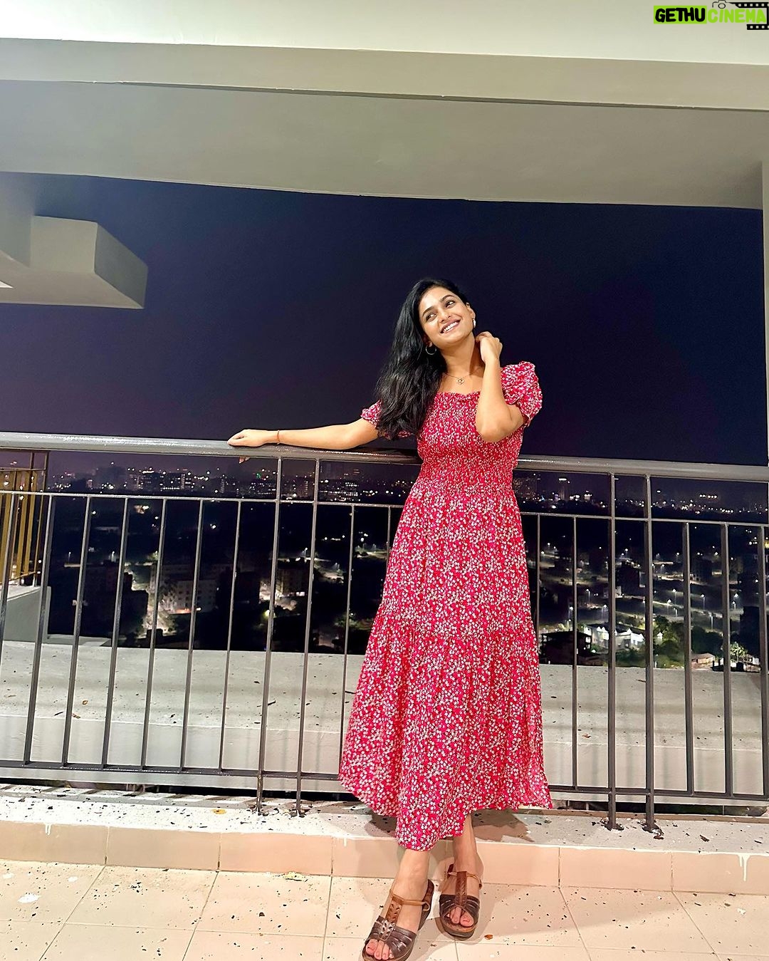 Sheetal Patra - 17.2K Likes - କୁମାର ପୂର୍ଣିମାର ଶୁଭେଛ୍ଛା!🌝🌸❤️
May the radiance & magic of Kumar purnima brighten all our lives & our paths🌟
Jai maa laxmi🙏🪷
@geetanjali._.patra