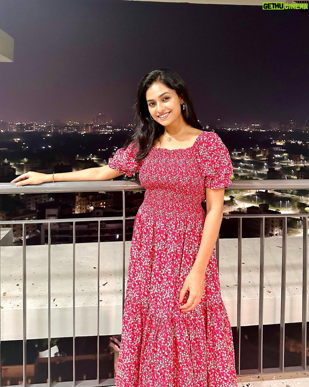 Sheetal Patra - 17.2K Likes - କୁମାର ପୂର୍ଣିମାର ଶୁଭେଛ୍ଛା!🌝🌸❤️
May the radiance & magic of Kumar purnima brighten all our lives & our paths🌟
Jai maa laxmi🙏🪷
@geetanjali._.patra