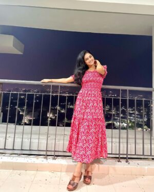 Sheetal Patra Instagram - କୁମାର ପୂର୍ଣିମାର ଶୁଭେଛ୍ଛା!🌝🌸❤️

May the radiance & magic of Kumar purnima brighten all our lives & our paths🌟
Jai maa laxmi🙏🪷
@geetanjali._.patra