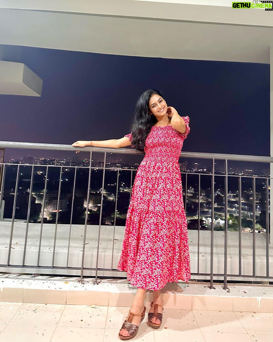 Sheetal Patra - 17.2K Likes - କୁମାର ପୂର୍ଣିମାର ଶୁଭେଛ୍ଛା!🌝🌸❤️
May the radiance & magic of Kumar purnima brighten all our lives & our paths🌟
Jai maa laxmi🙏🪷
@geetanjali._.patra