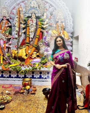 Sheetal Patra Instagram - Her kindness and fierceness is unparalleled!❤️
Happy Vijayadashami!🙏🌺
May the strength & power within us triumph over the demons, both within and around us!🌟
Wishing everyone joy, peace & good health 🌸
Jay maa Durga!🙌