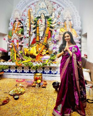 Sheetal Patra Instagram - Her kindness and fierceness is unparalleled!❤️
Happy Vijayadashami!🙏🌺
May the strength & power within us triumph over the demons, both within and around us!🌟
Wishing everyone joy, peace & good health 🌸
Jay maa Durga!🙌
